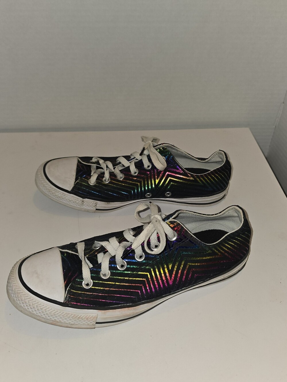 Women’s All Star Converse Black With Metallic Rainbow Star Pattern Size 10